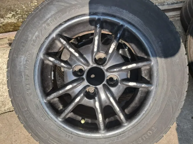 Rodas aro 13 Binno Retro preta 4x100 com Pneus 165 70 13 jogo usados