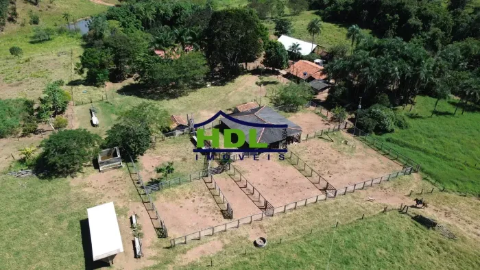FAZENDA DE 40 ALQUEIRES EM SANTA CRUZ DE GOIÁS RICA EM ÁGUA, MADEIRA DE LEI E ESTRUTURA P