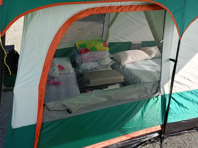 Vende-se barraca para até 4 pessoas 