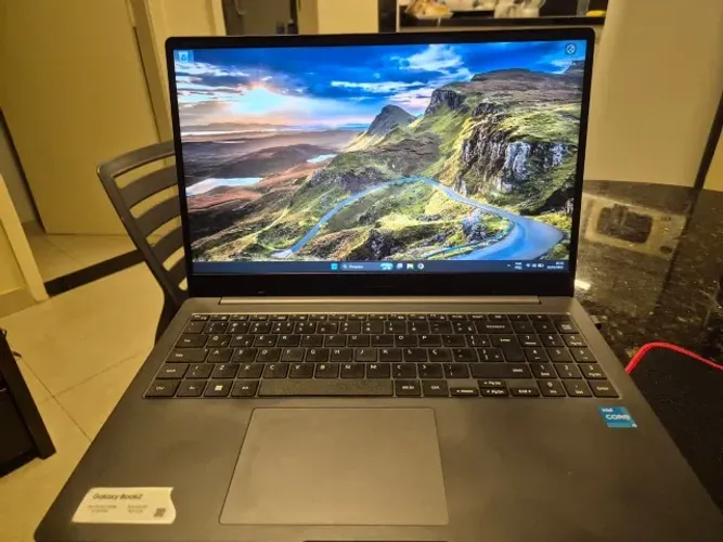 Notebook Samsung Galaxy Book2 - i3-1215U - 16GB RAM - 256 GB SSD - Windows 11