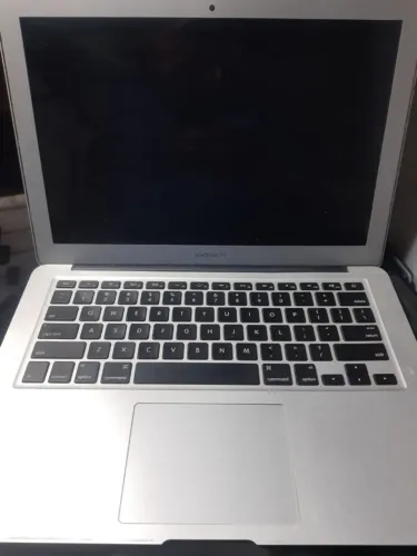 MacBook Air A1466 - 2013 - prata  - MVME 128GB -  Intel Core i5 - Tela quebr