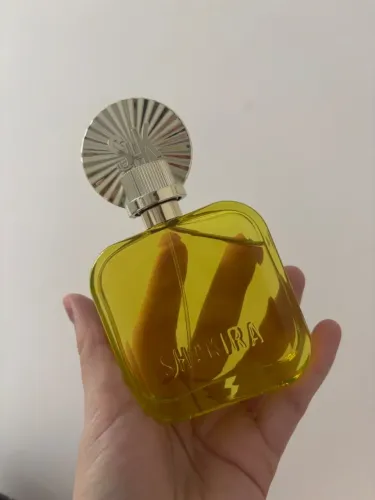 Perfume amarillo Shakira