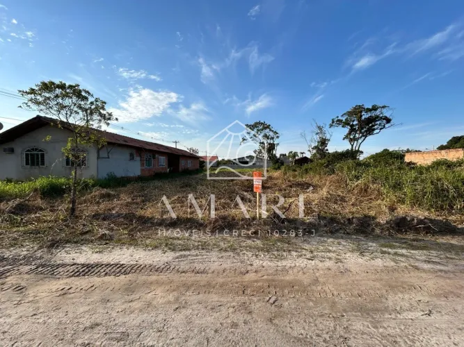 TERRENO À VENDA NA REGIÃO CENTRAL DA PRAIA DO ERVINO COM 490M2- SÃO FRANCISCO DO SUL/SC