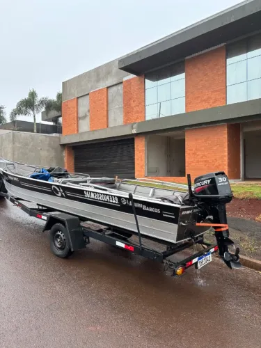 Alumibarcos 6 m com Motor 30hp e Garmin - conjunto zerado