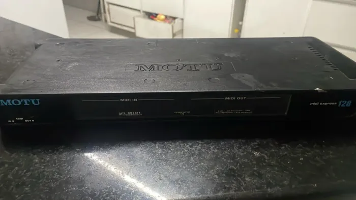 Interface MÍDI MOTU<br>VALOR 600 Reais nova