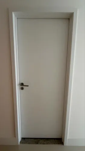 Porta branca interna