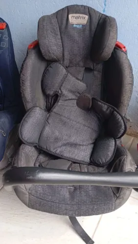 Cadeirinha  de criança para carro