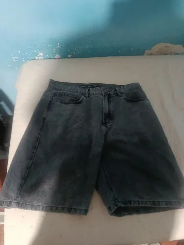 jorts baggy cinza