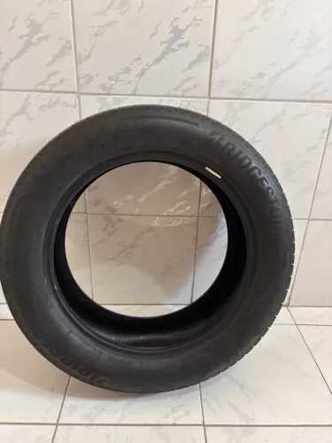 Pneu 235/55R 18 bridgestone