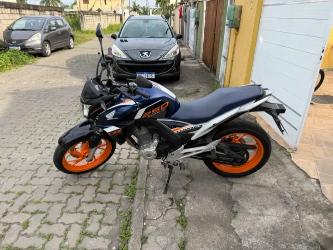 Cb Twister 250cc EDIÇÃO ILIMITADA