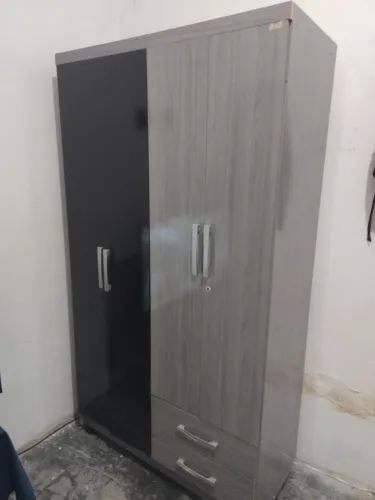 Guarda roupa 4 portas 2 gavetas 