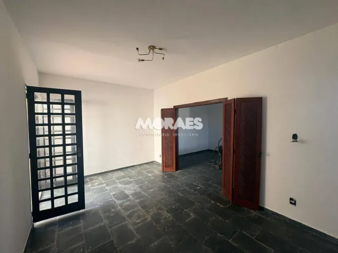Casa com 4 quartos para alugar, 180 m² por R$ 4.200/mês - Jardim Marambá - Bauru/SP