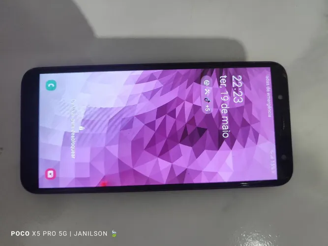 Vende celular J6 funcionando normalmente em perfeito estado