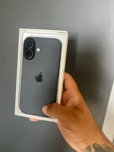 iPhone 16 256gb bateria 100% 1 mês de uso garantia até 05/27