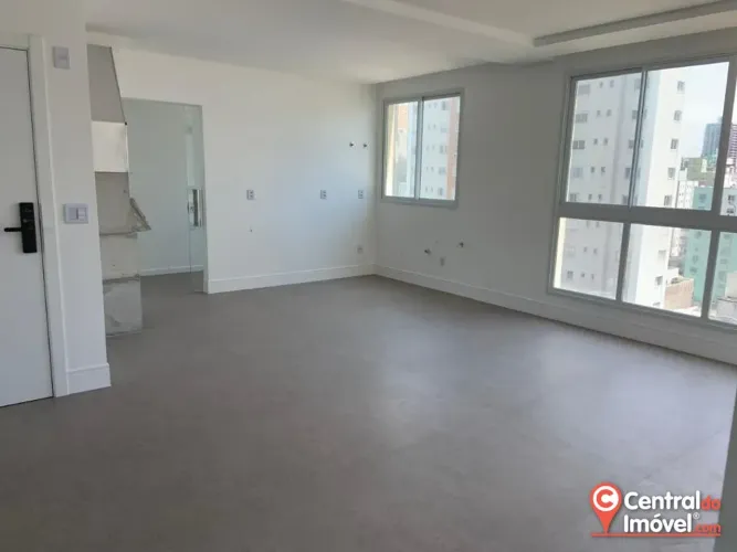 Apartamento de luxo em Balneário Camboriú com 4 suítes e lazer completo