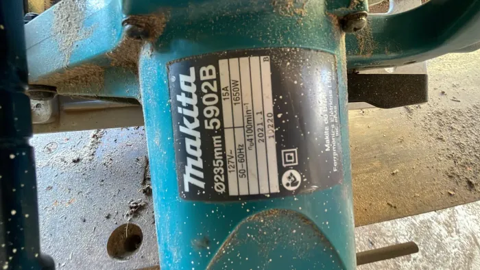 traçador makita