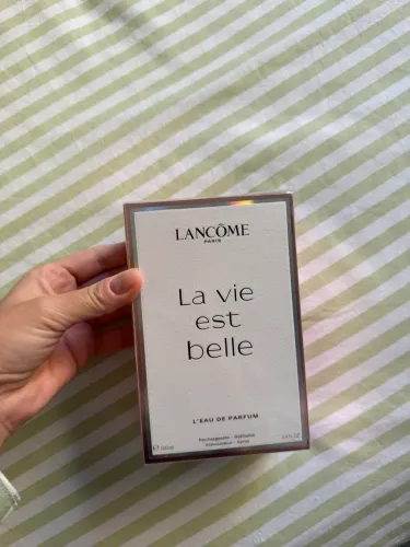 Perfume La vie est belle novo