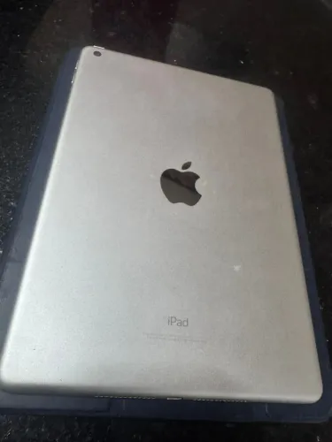 iPad 5 geração muito barato 750, troco em MacBook Air