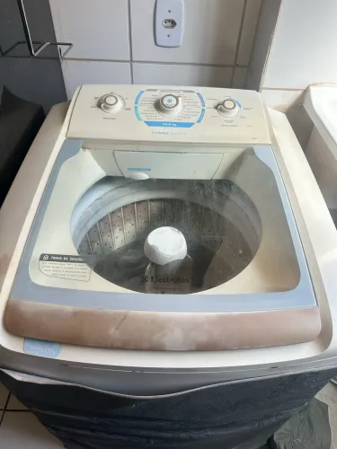 Máquina de Lavar Electrolux Turbo 10,2kg - Para Retirar Peças / Conserto