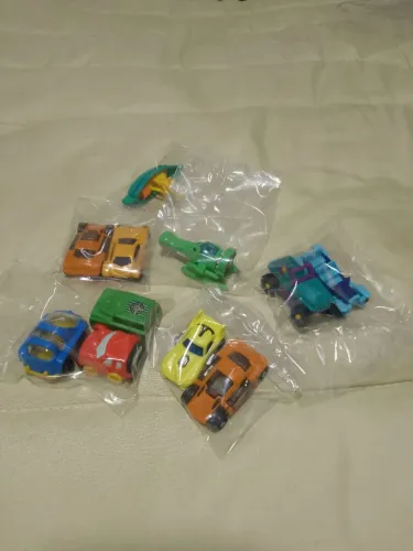 Lote carrinhos colecionáveis Kinder ovo.