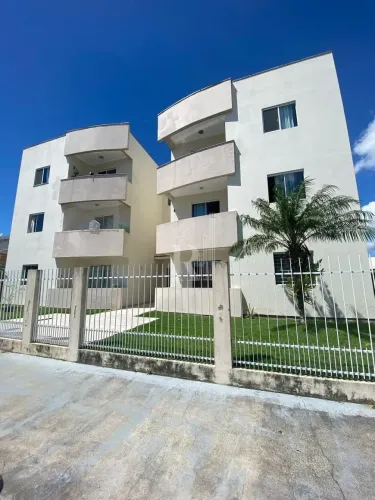 Apartamento com 02 dormitórios, banheiro social e vaga de garagem à venda em localização p