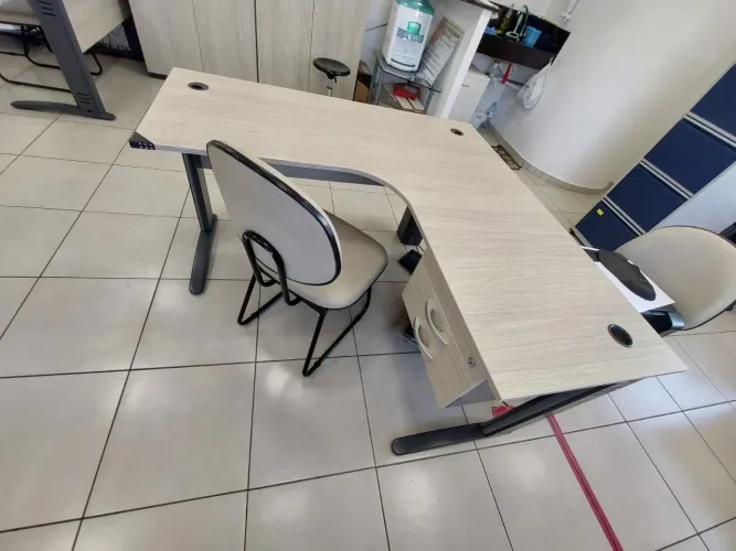 Mesa em L 1,40x1,40 em MDF 15 mm