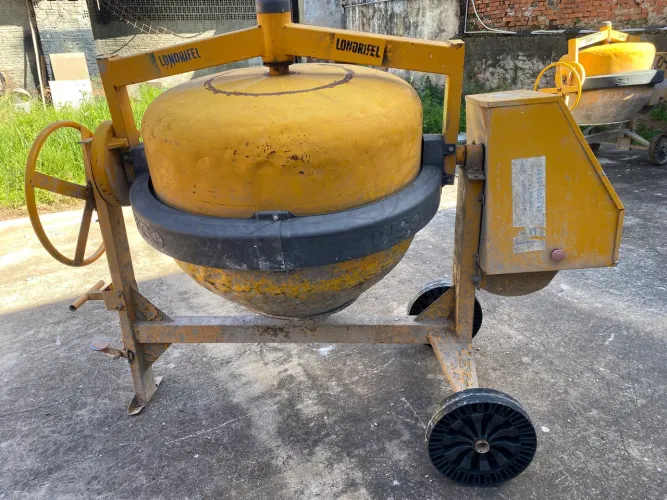 Betoneira 400 litros c/ motor