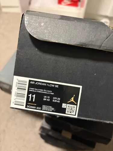 Air Jordan 1 Low SE "Cyber Teal" Barcelona