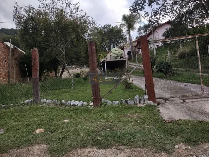 Casa - Chácara de 900 m² - Bairro Gentileza - Betim