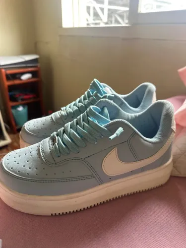Dois tenis Nike