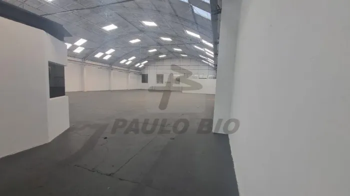 Ótimo galpão para Locação na região central de Santo André