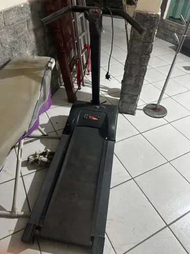 Vende-se esteira correr