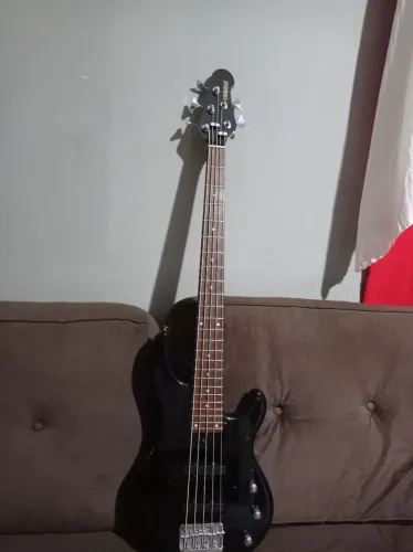 Baixo yamaha bbn5