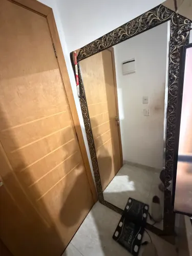ESPelho Grande de Corpo Inteiro com Moldura Decorativa