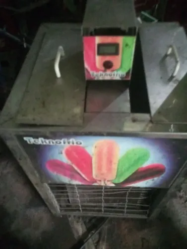 Máquina de fazer picolé