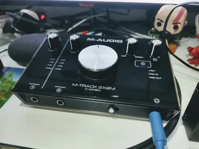 Interface de áudio 2x2 com MIDI (M-AUDIO 2X2M)