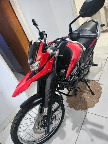Yamaha Lander 250 2024 Vermelha