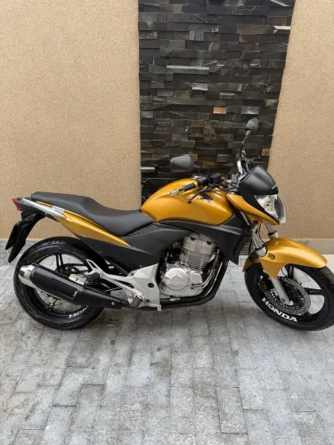 CB 300 
