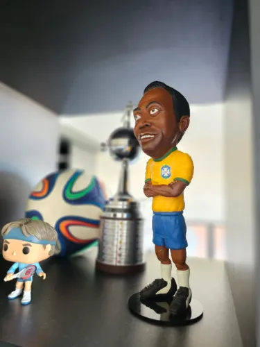 Pelé Brasil Escultura Caricatura 28cm 1,5kg