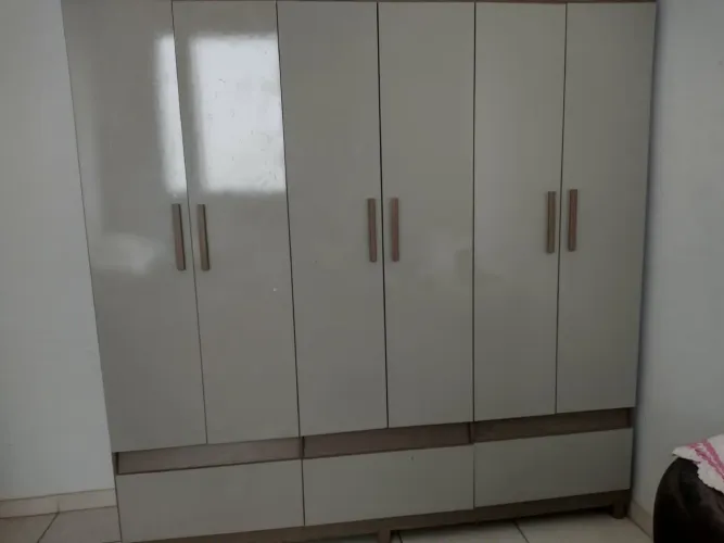 Vende-se guarda roupa 