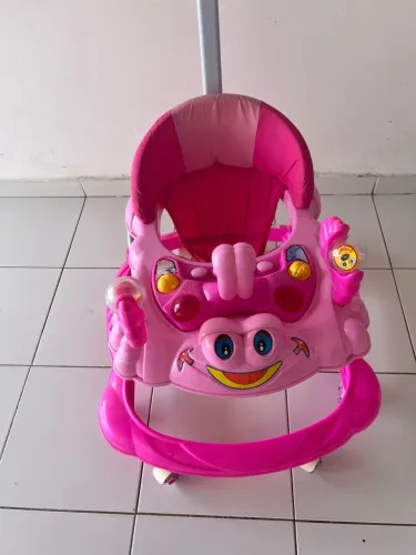 Andadeira menina