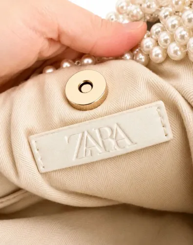 bolsa de mão zara palha com pérolas