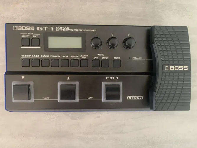 BOSS GT-1