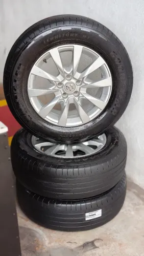 Roda Liga Leve Aro 17 5 furos Ram Rampage C/ Pneu (Unidade)