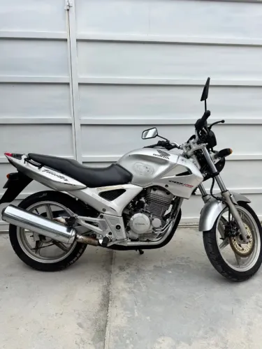 HONDA CBX 2050 TWISTER 2005 - CONSERVADA, PRONTA PARA RODAR