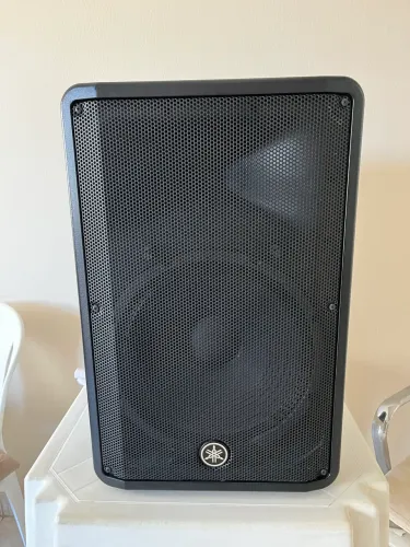 Caixa Ativa Yamaha DBR15