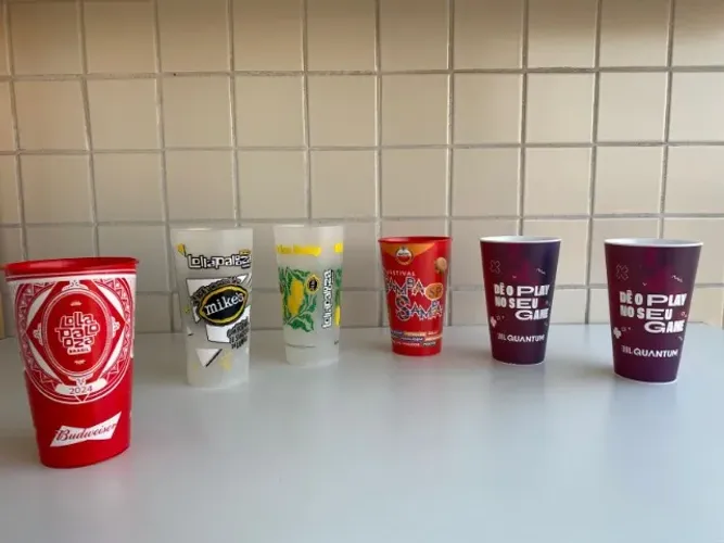 Coleção 6 Copos Plásticos Grandes Festivais