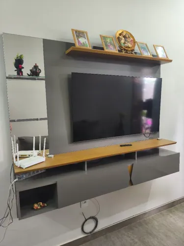 Rock Painel para TV de até 55 polegadas com espelho