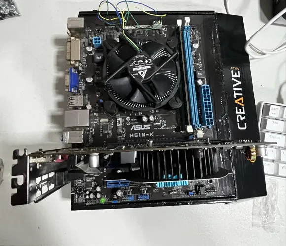 Intel i3 + Placa De Vídeo AMD + 1x Memória RAM