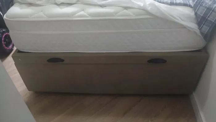 Cama box bau + colchão semi novo (casal)